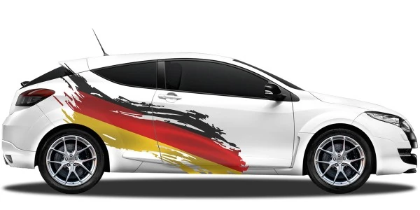 Klebefolie Team Deutschland auf Fahrzeugseite von PKW