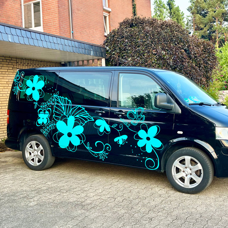 Kundenbild Autoaufkleber Blumenranke mit Schmetterlingen