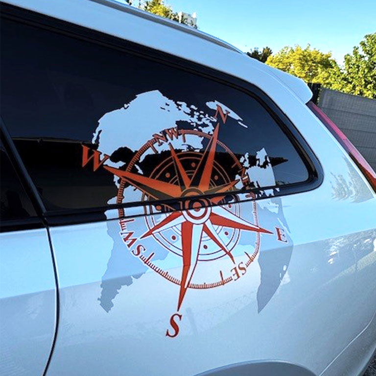 Kundenbild Autoaufkleber Weltkarte mit Windrose