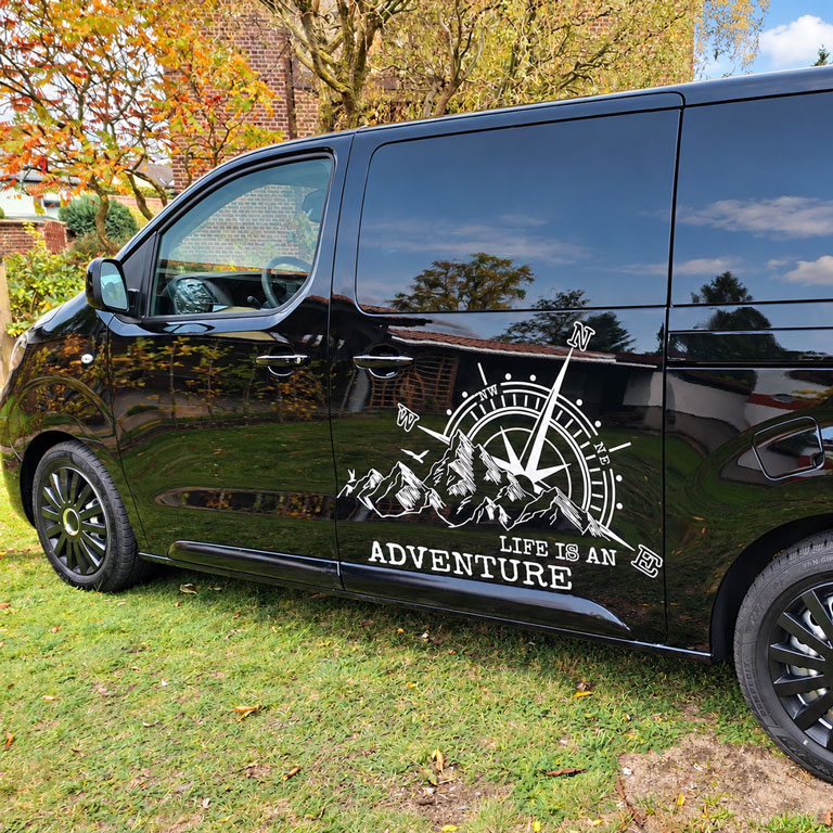 Kundenbild Autoaufkleber Life is an adventure Bergpanorama