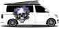 Preview: Autoaufkleber Totenkopf mit Blüten auf hellem Campervan
