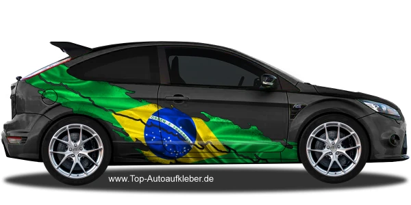 Autoaufkleber Flagge von Brasilien auf Fahrzeugseite von dunklem PKW