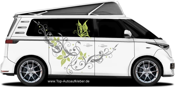 Autoaufkleber buntes Ornament mit Schmetterling auf hellem Camper