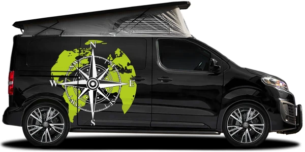 Aufkleber für Autos mit Kompass und Weltkarte auf dunklem Campervan