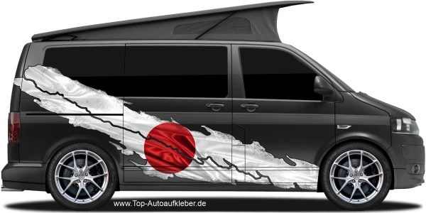 Autodekor Flagge Japan auf Fahrzeugseite von dunklem Camper Van