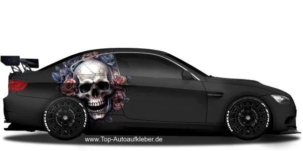 Autosticker Totenschädel mit Rosen auf dunklem Sportwagen