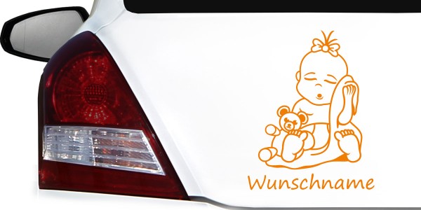 Namensaufkleber für das Auto mit schlafendem Baby