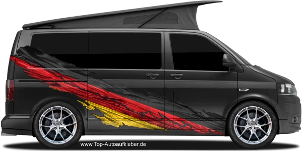 Aufkleber Flagge von Deutschland auf Fahrzeugseite von dunklem Camper Van