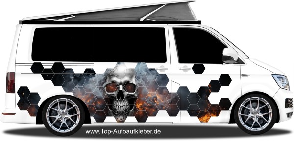 Preview: Totenkopfdekor in Flammen auf Camper