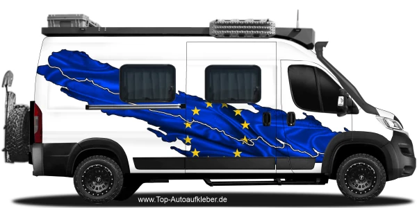 Aufkleber die Flagge Europas auf Fahrzeugseite von Kastenwagen