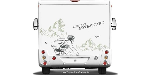 Life is an adventure mit Berglandschaft und einem Mountainbiker als Aufkleber für das Reisemobil