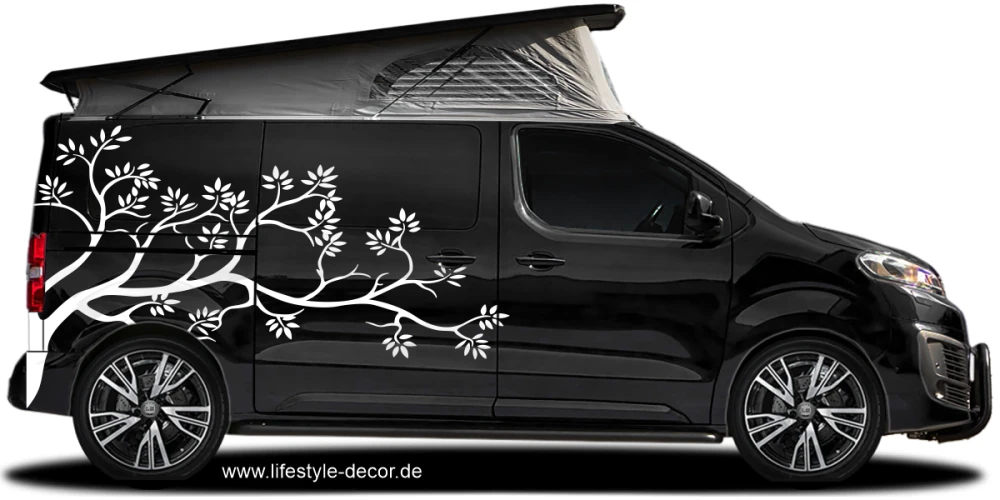 Autoaufkleber mit Ast und Blättern auf dunklem Camper - Ansicht Farbauswahl