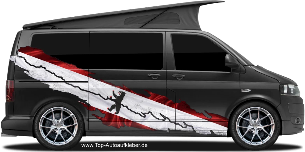 Aufkleber Fahne von Berlin auf Fahrzeugseite von dunklem Camper Van