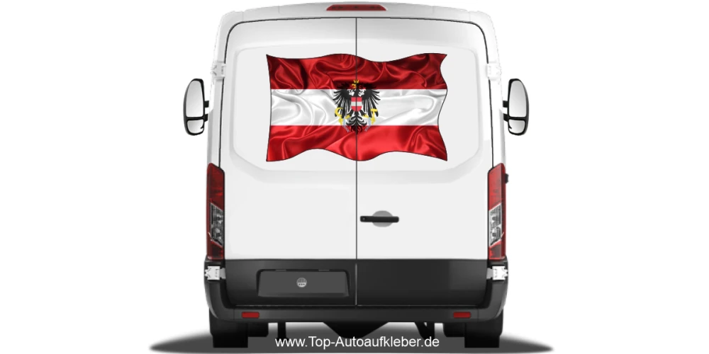 Die österreichische Flagge auf Heck von Wohnmobil oder Caravan