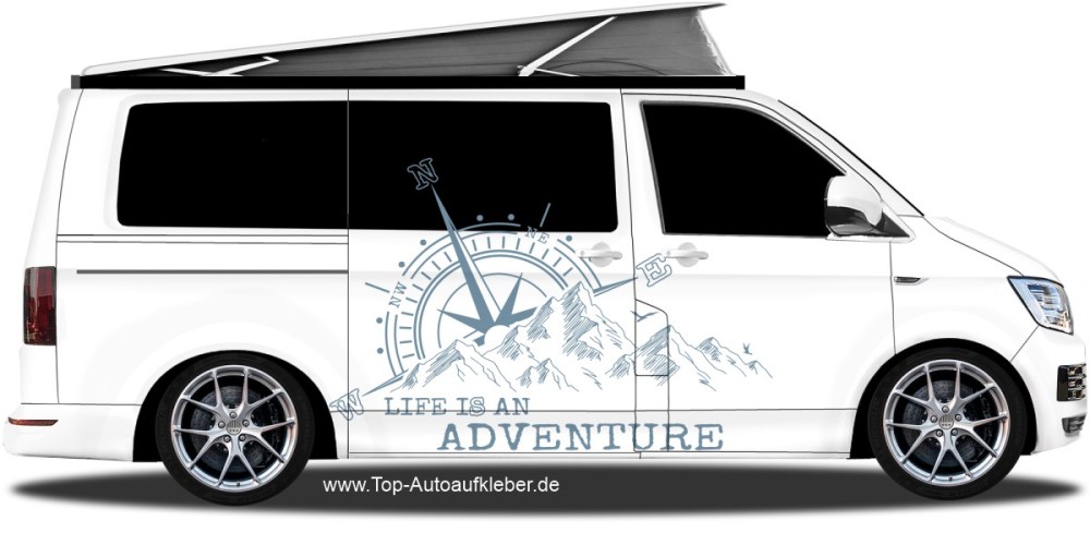 Bergpanorama und Kompass mit Spruch für den Campervan