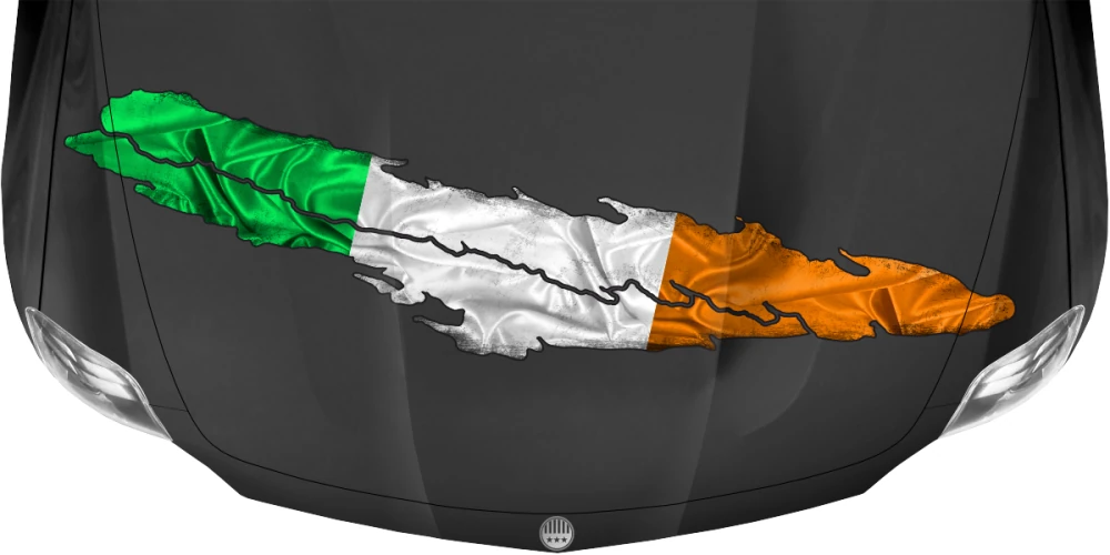 Irland Fahne Wohnmobil Aufkleber auf dunkler Motorhaube