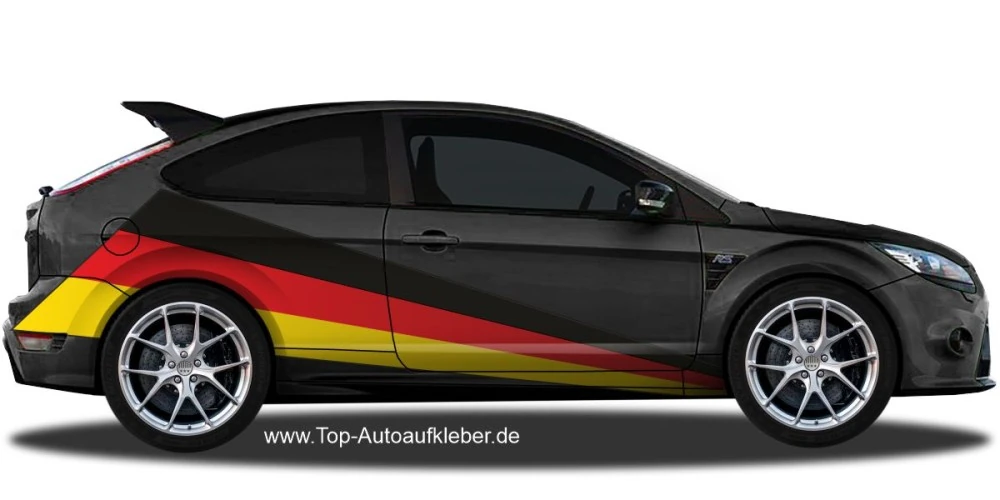 Deutschland Fahne auf Fahrzeugseite von dunklem PKW