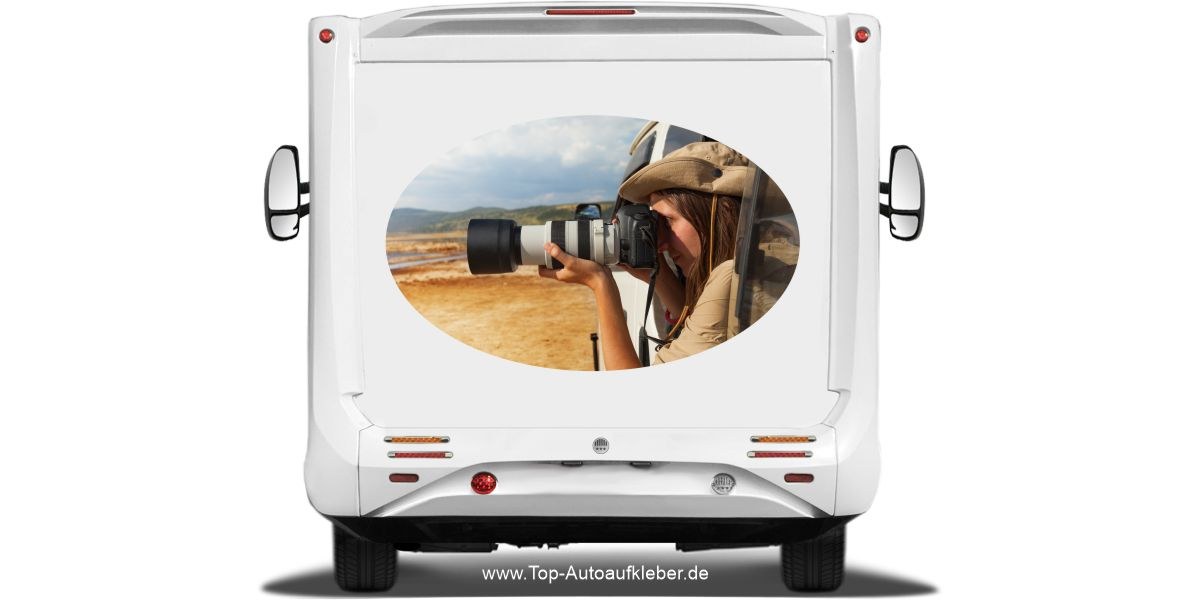 Auto Klebefolie Eigenes Foto auf Heck eines hellen Wohnmobils