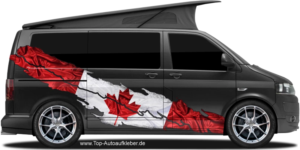 Wohnmobil Flagge Kanada auf Fahrzeugseite von dunklem Camper Van