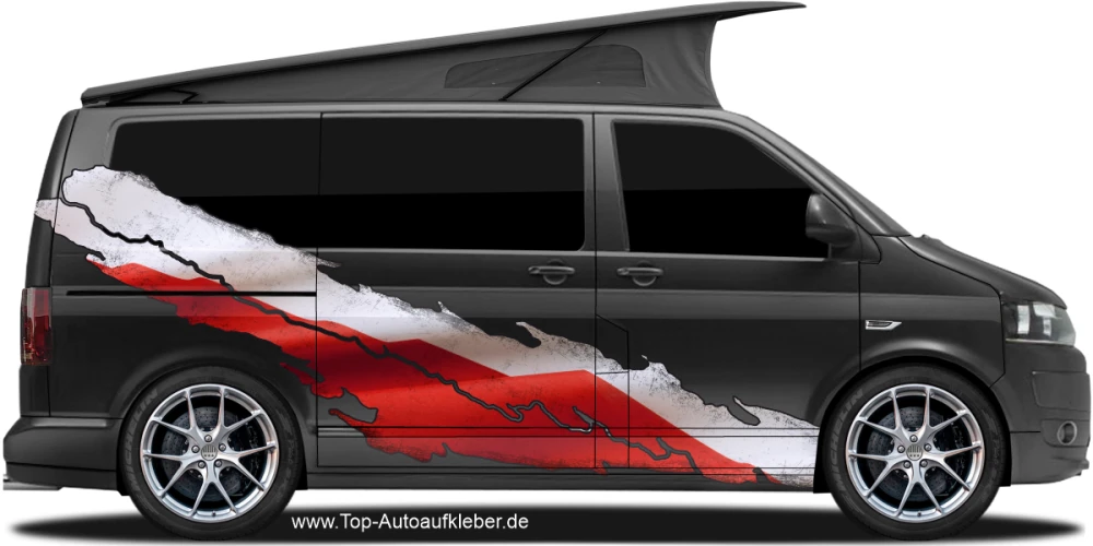 Wohnwagenfolie Polnische Flagge auf Fahrzeugseite von dunklem Camper Van