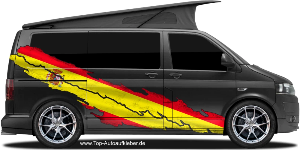 WOMO Aufkleber Spanien auf Fahrzeugseite von dunklem Camper Van