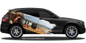 Aufkleber Eigenes Foto Fleck auf Fahrzeugseite von dunklem PKW