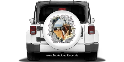 Aufkleber Loch in der Wand mit Eigenem Foto auf Heck von einem Jeep
