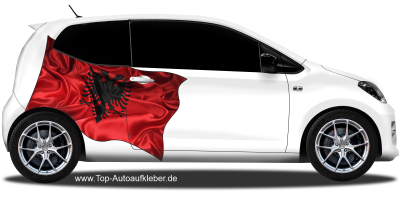 Autoaufkleber Fahne von Albanien auf Fahrzeugseite von Kleinwagen