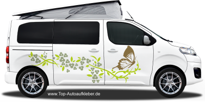 Camperaufkleber Blütenzauber und Schmetterling auf hellem Campervan