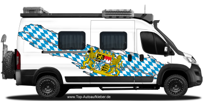 Flagge Freistaat Bayern auf Fahrzeugseite von Camper