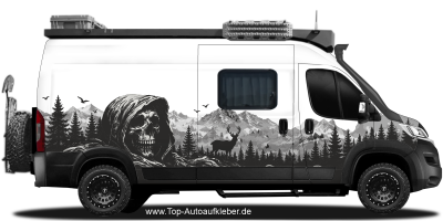 Klebefolie Bergmassiv mit Totenkopf auf hellem Campervan