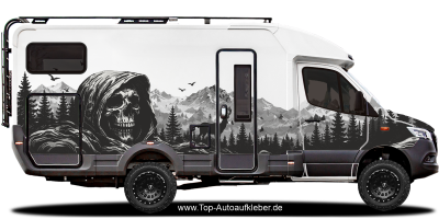 Klebefolie Bergmassiv mit Totenkopf auf hellem Reisaemobil
